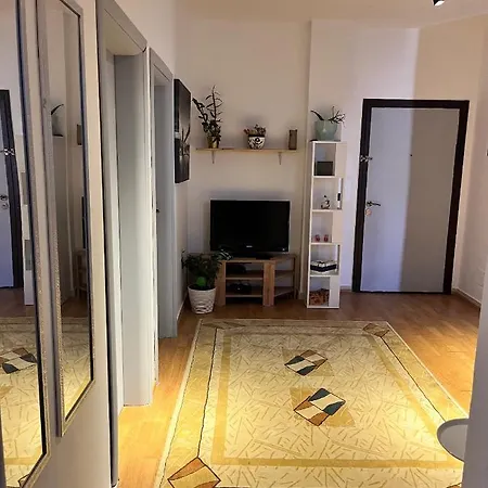 Qerret Kavaje Apartment Golem (Tirana)